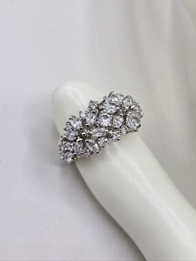 Swarovski Crystal Elements Silver Double Flower Ring Size 6.75 Floral Prom